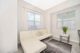 3121-406 · Stylish Apartment with Privilage Location & View
