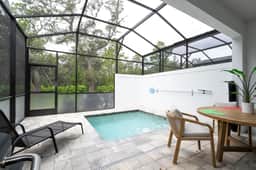 Beautiful 4-Bedroom House with Splash Pool