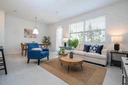 Captivating Family House - Resort Access