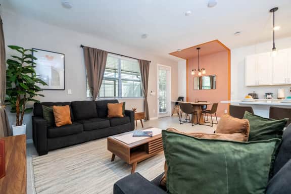 3BR Game Room Home - 20min Disney + Pool - Image 2