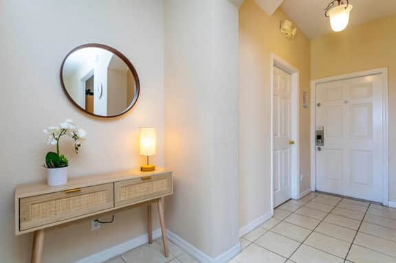 Lovely 3 Bedroom Townhouse Perfect Location