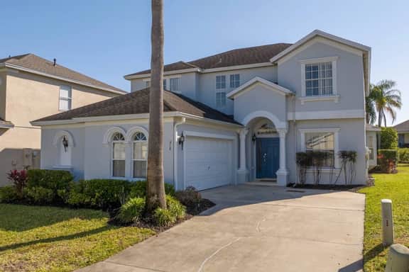 Bright 5BR Family Villa w/ Private Pool - Image 3